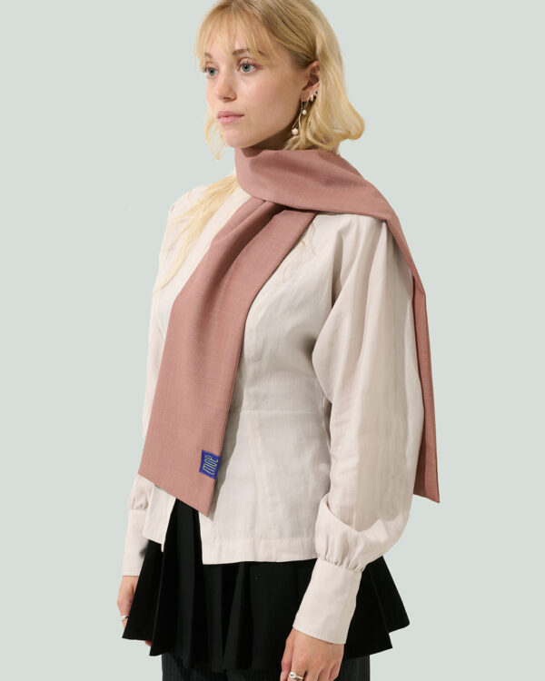 MOE zero waste wear: wool scarf, rose pink